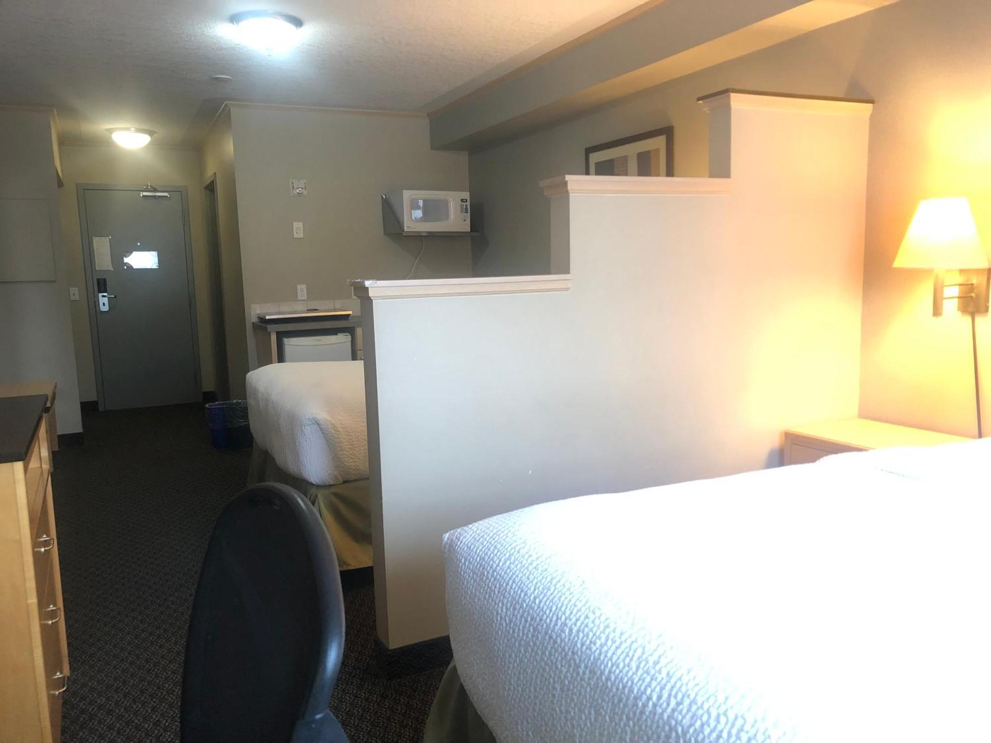 Vantage Inn&Suites Fort Mcmurray Exterior foto
