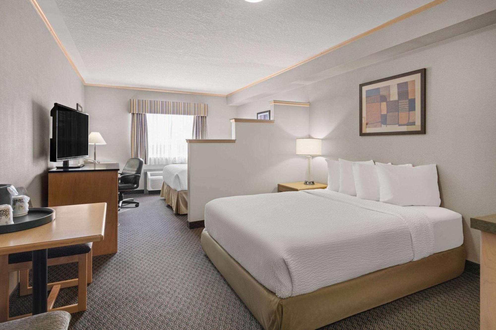 Vantage Inn&Suites Fort Mcmurray Exterior foto