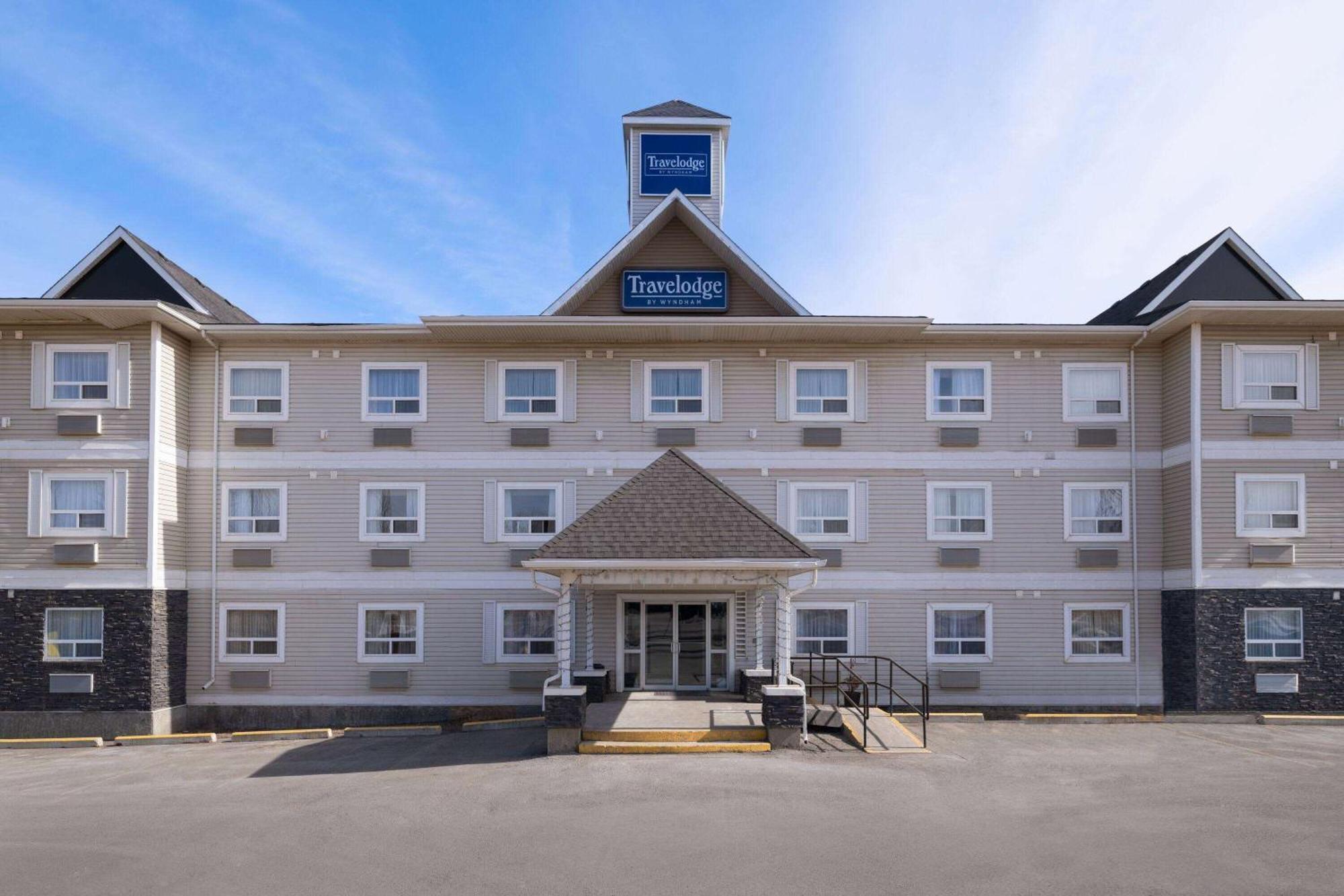 Vantage Inn&Suites Fort Mcmurray Exterior foto