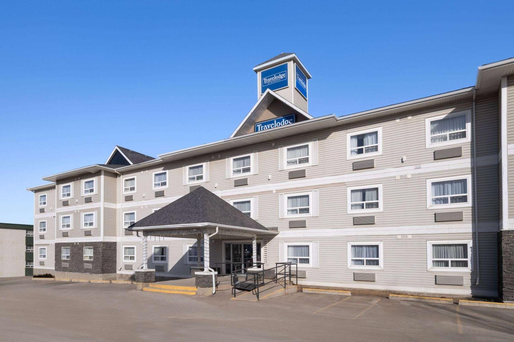 Vantage Inn&Suites Fort Mcmurray Exterior foto