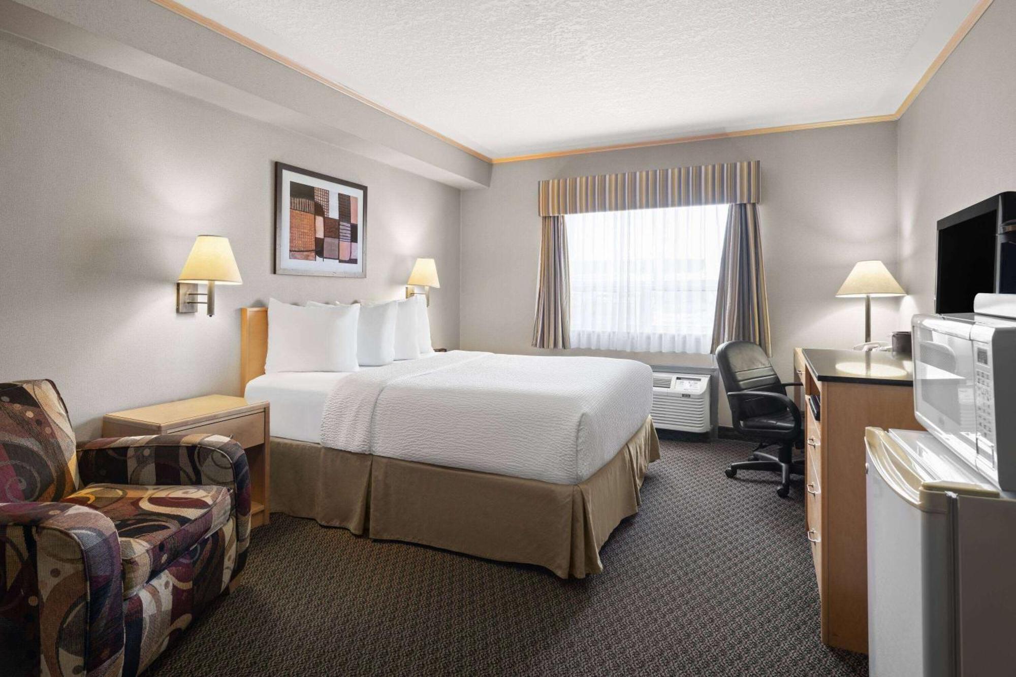 Vantage Inn&Suites Fort Mcmurray Exterior foto