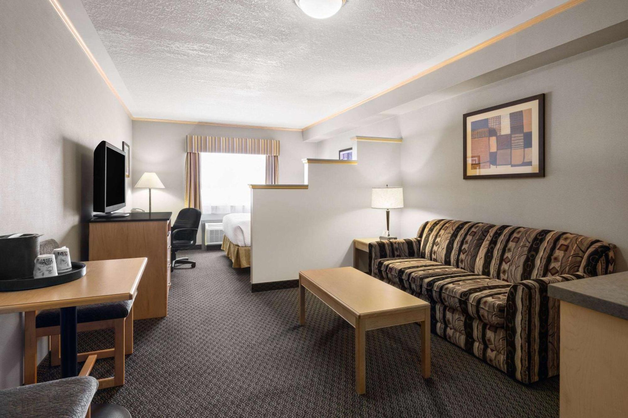 Vantage Inn&Suites Fort Mcmurray Exterior foto