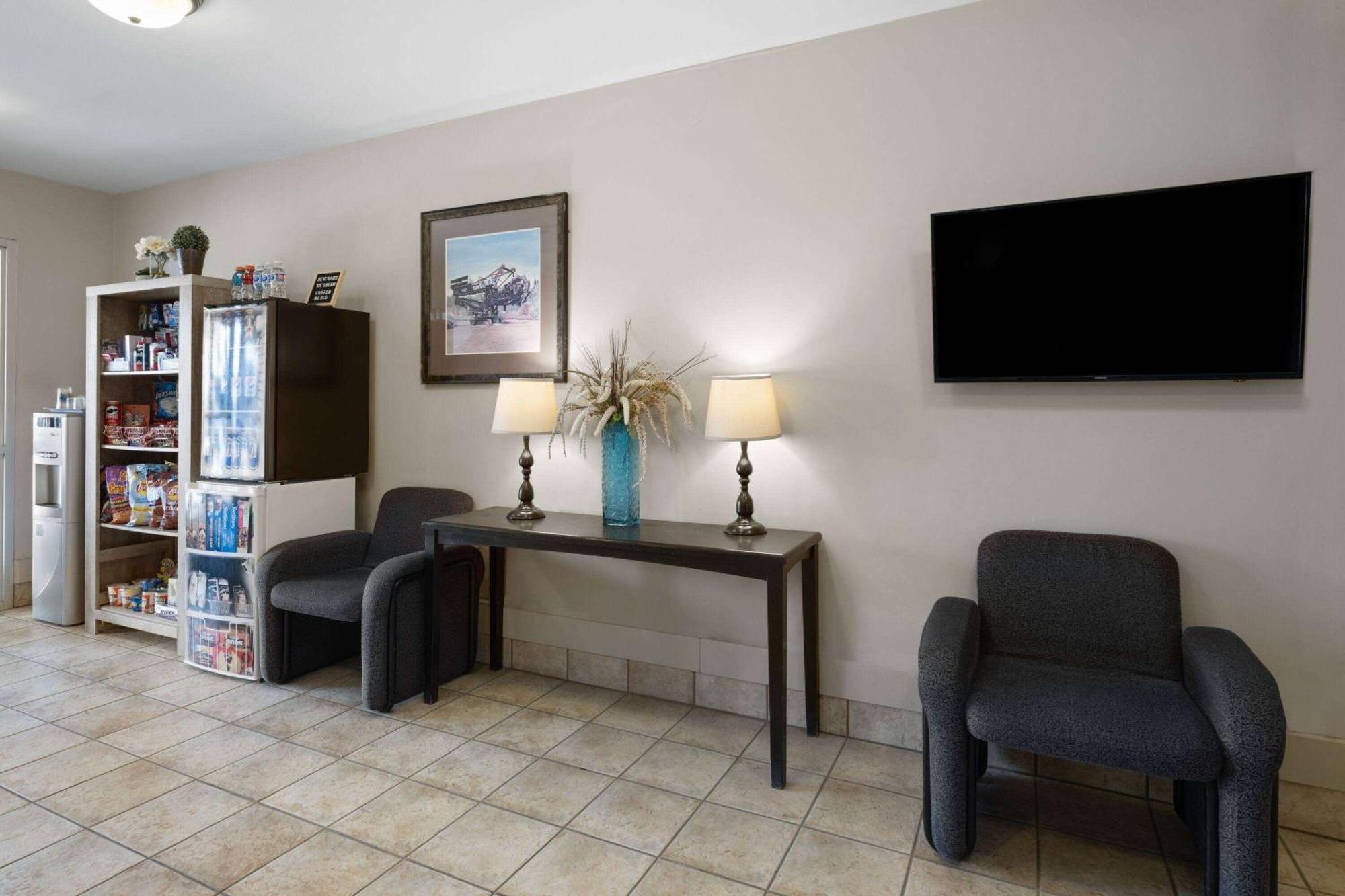 Vantage Inn&Suites Fort Mcmurray Exterior foto
