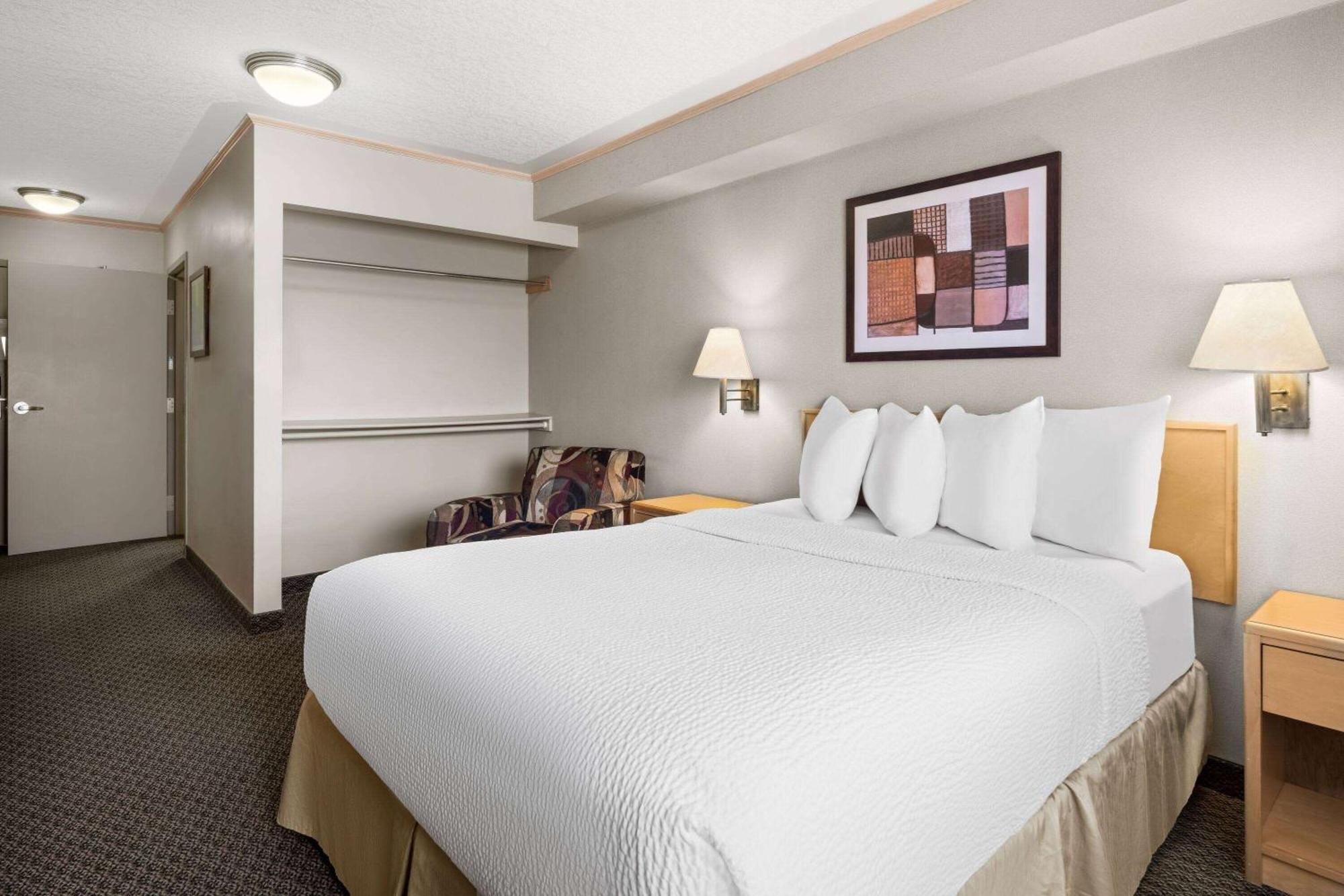 Vantage Inn&Suites Fort Mcmurray Exterior foto