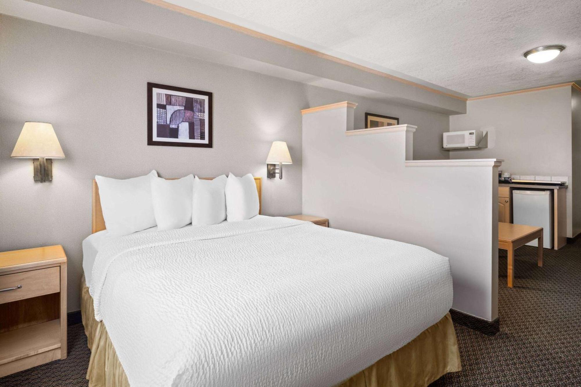 Vantage Inn&Suites Fort Mcmurray Exterior foto