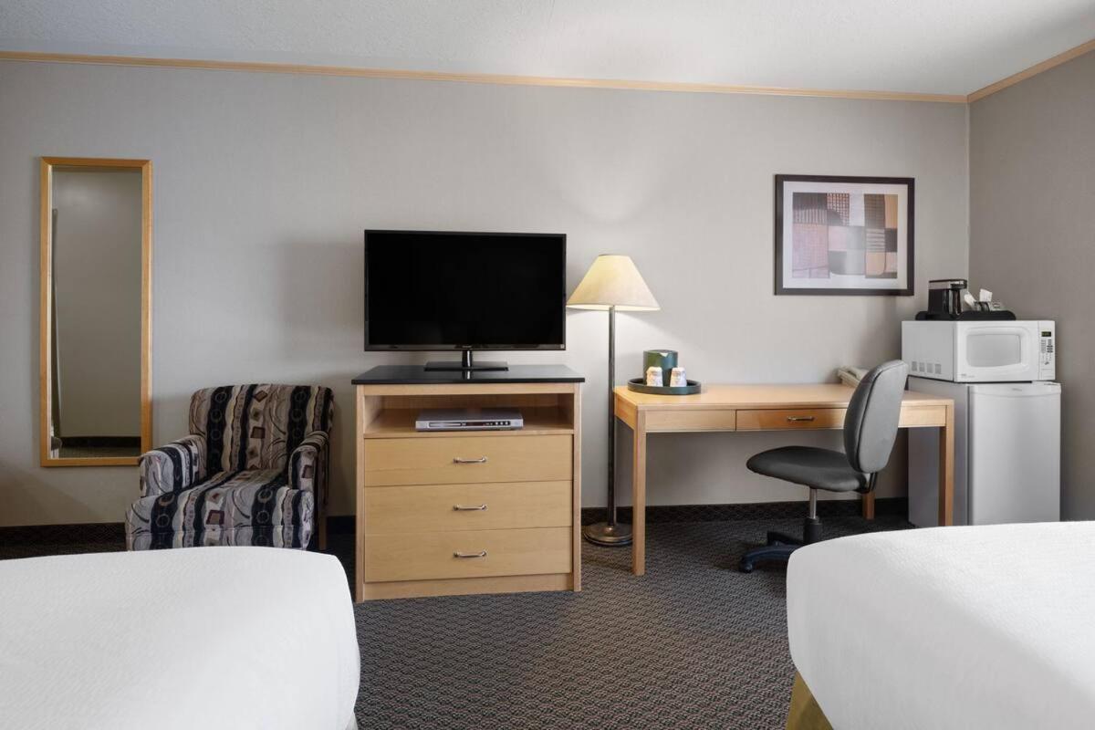 Vantage Inn&Suites Fort Mcmurray Exterior foto